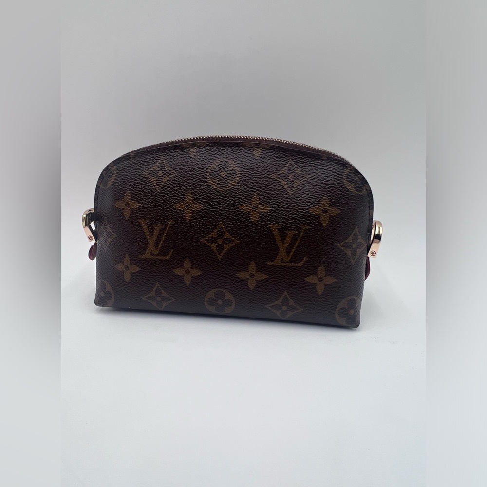 🌹♥️LOUIS VUITTON COSMETICS POUCH/ CROSSBODY BAG ♥️🌹 - Picture 15 of 16